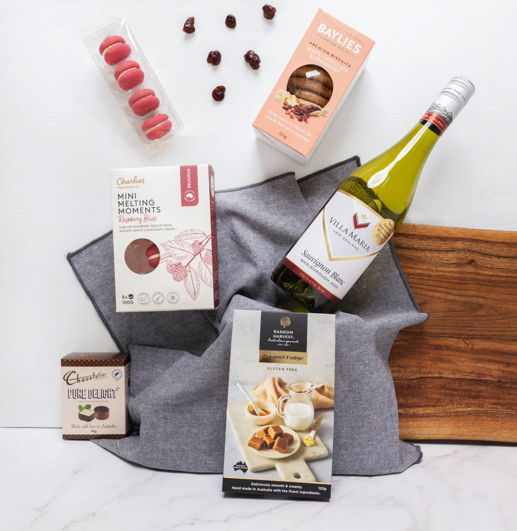 Yellow Octopus Exclusives - Hampers Executive Gifts Savvy Sweet Tooth Gift Hamper 3 Yellow Octopus Exclusives - Hampers Executive Gifts Savvy Sweet Tooth Gift Hamper