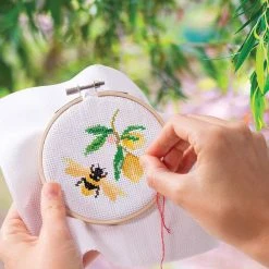 IsAlbi Assorted Bee Cross Stitch Kit New