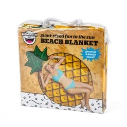 William Valentine Giant Products Gigantic Pineapple Beach Blanket 152cm