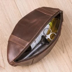 ThumbsUp! Mens Luxe Leather Football Washbag
