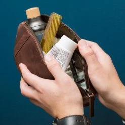 ThumbsUp! Mens Luxe Leather Football Washbag