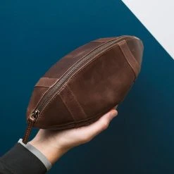 ThumbsUp! Mens Luxe Leather Football Washbag