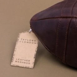 ThumbsUp! Mens Luxe Leather Football Washbag